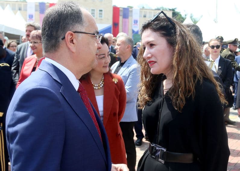 Arrestimi i Hysenit, Begaj takon ministrin Demo, kryepolicin Hita dhe kreun e komanduar të SHISH