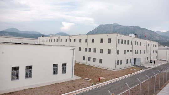 Një i dënuar në burgun e Reçit i jep fund jetës