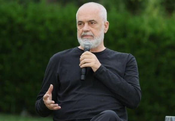 Tensione në Berat për "Territorialen"/ Rama u pret fjalën banorëve të Poliçanit, ata bojkotojnë takimin