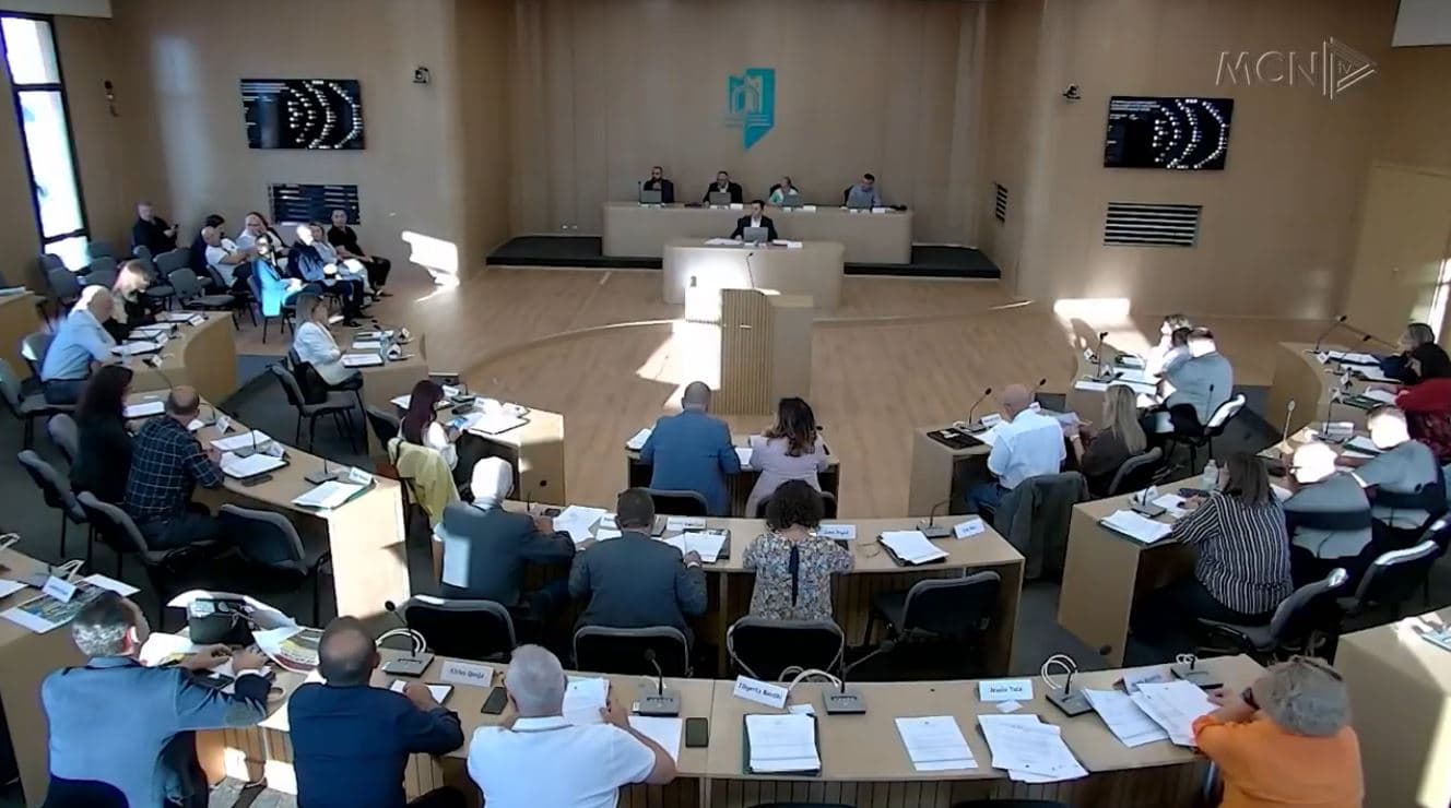 Elbasani, pro bashkimit me Cërrikun e Belshin. Harta e re territoriale votohet edhe në Shkodër