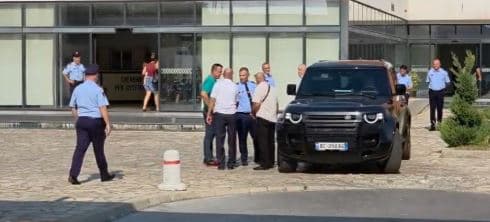   Hita takon strukturat e policisë në Shkodër, shpreh pakënaqësi me policinë vendore