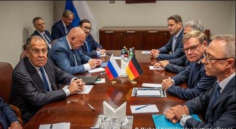 Ministrat e Jashtëm të Gjermanisë dhe Rusisë zhvillojnë një takim të rrallë në OKB
