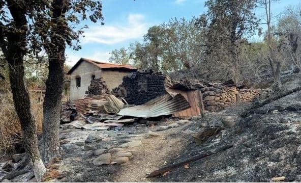 Lezhë/ Zjarret në Ungrej dogjën 10 shtëpi banimi, banorët kërkojnë kompensim