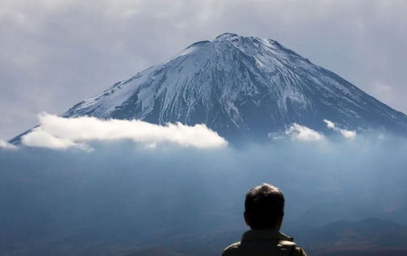 Japonia vendos gjoba dhe tarifa shpëtimi për alpinistët e pakujdesshëm në Malin Fuji