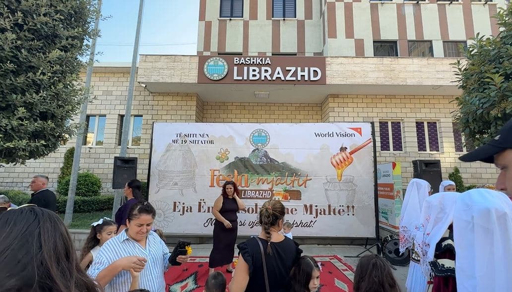 Mbahet edicioni i nëntë i “Panairit të Mjaltit” në Librazhd 