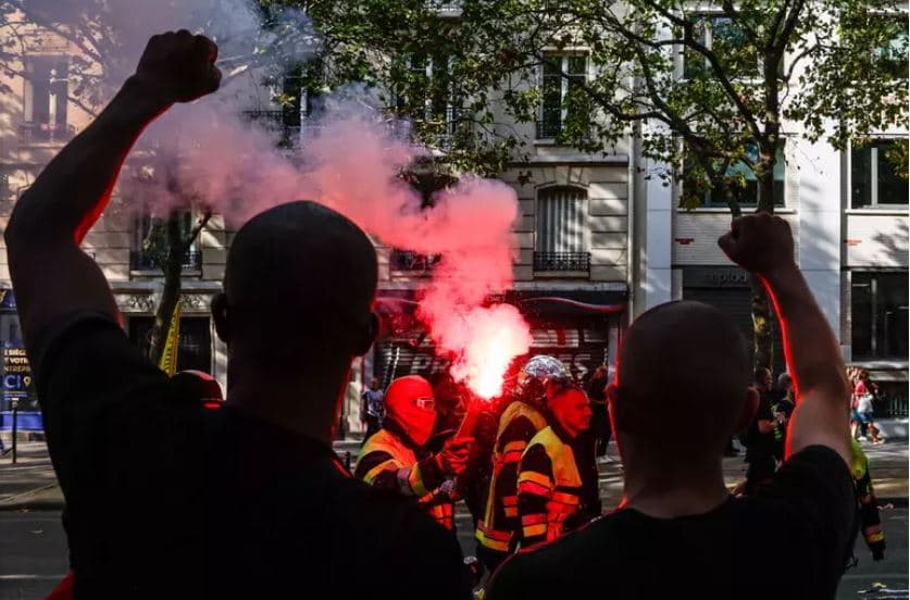 Protestat e nxënësve në Francë, mbi 600 të arrestuar, 85 policë të plagosur