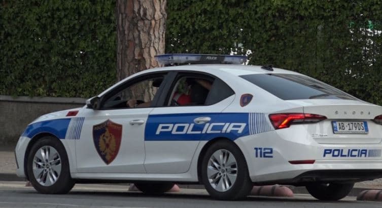 Gjirokastër/  Ndezi zjarr për të djegur mbeturinat dhe i doli jashtë kontrollit, procedohet i moshuari