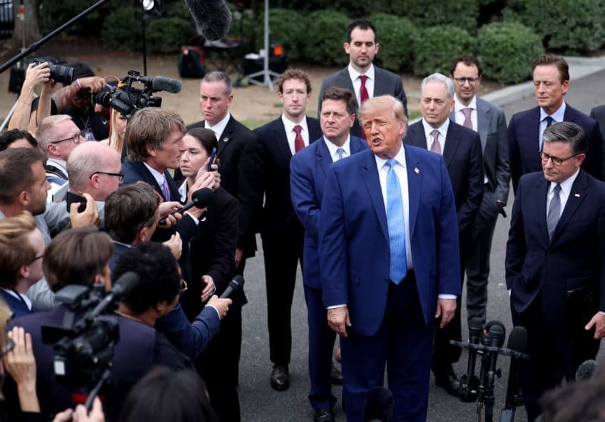Trump riemërton Inteligjencën Artificiale në "SI"