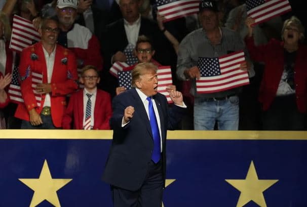 Trump premton nga 5,000 dollarë për çdo amerikan nëse republikanët fitojnë zgjedhjet