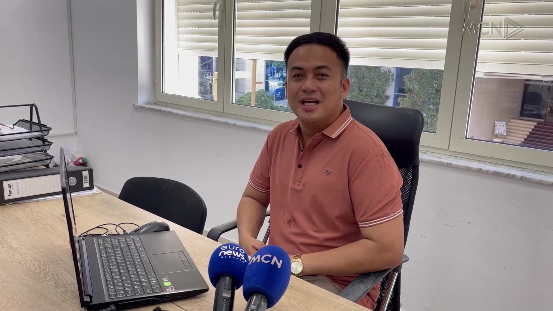 Durrës, tregu i punës mbushet me të huaj / Punëdhënësit: Puna fizike, sektori që vendasit nuk pranojnë ta bëjnë (VIDEO) 