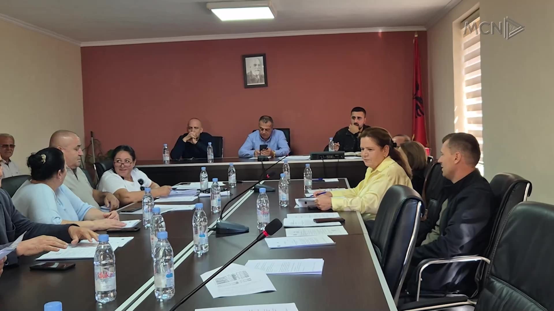 Kundër shkrirjes së bashkisë Prrenjas / Këshilltarët bashkiak votojnë në unanimitet