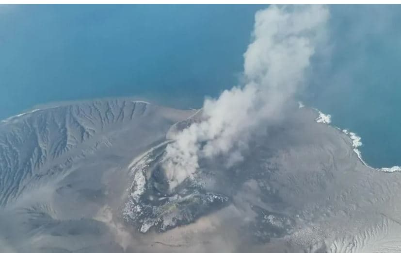 Shpërthen vullkani në Indonezi, pezullohen qindra fluturime, bllokohen mbi 22 mijë pasagjerë