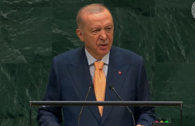 Erdogan: Përpjekjet për zhbllokimin e Hormuzit kanë dështuar