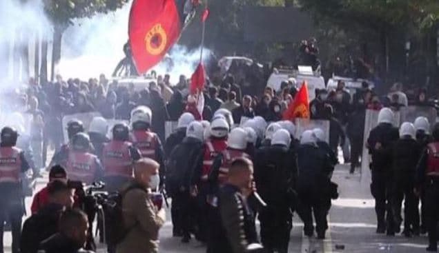 Dhuna në protestë/ Rritet numri i të lënduarve te Trauma, shkon në 11, mes tyre 3 policë dhe 3 të mitur