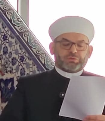 Myftiu i Shkodrës për protestat: Fëmijët tanë nuk janë kavie eksperimentale për gazin lotsjellës dhe dhunën barbare