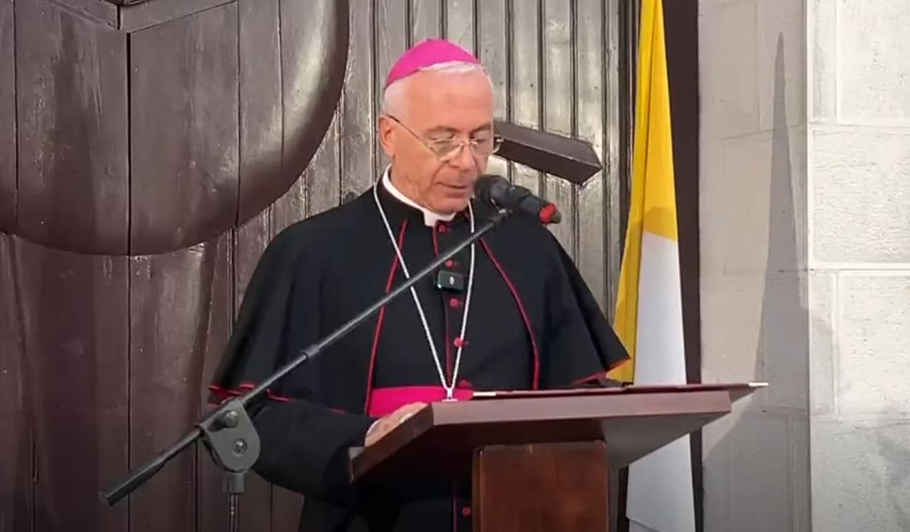 Protestat/ Arqipeshkvi Peragine: Dhuna e pajustifikuar, vetëm dialogu mund të ndërtojë një shoqëri