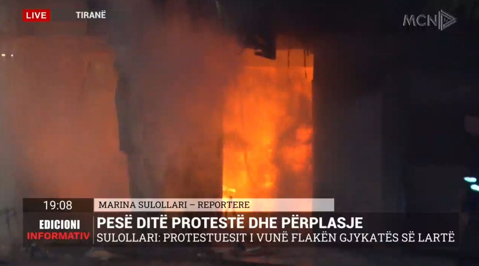 Protestuesit i vënë zjarrin Gjykatës së Lartë (VIDEO)