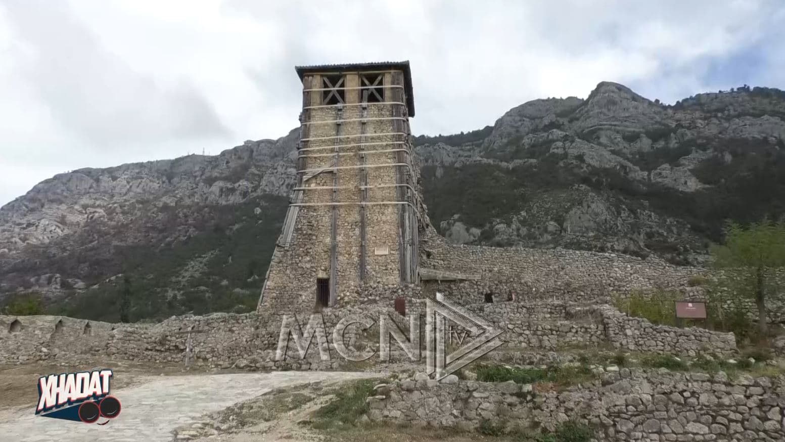 Kalaja e Krujës e dëmtuar që nga tërmeti i vitit 2019, ndërhyrjet ende mungojnë (VIDEO)