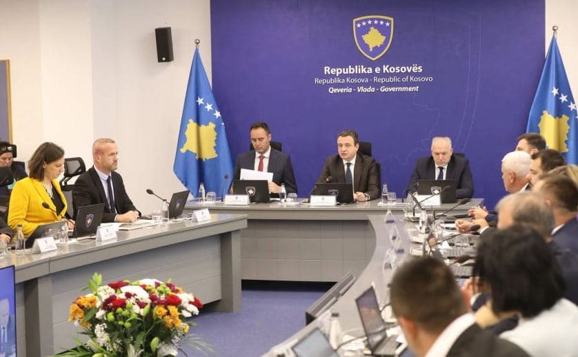 Apeli për ish-krerët e UÇK-së/ Qeveria e Kosovës themelon grupin punues për strategjinë shtetërore