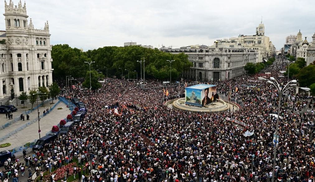      Mijëra njerëz protestojnë kundër krizës së strehimit dhe rritjes së qirave në Spanjë