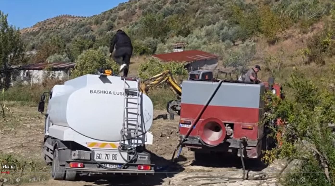 Nis dezinfektimi i rezervuarit në Kasharaj/ Banorët: Ngordhja masive e peshqve, situatë alarmante (VIDEO)
