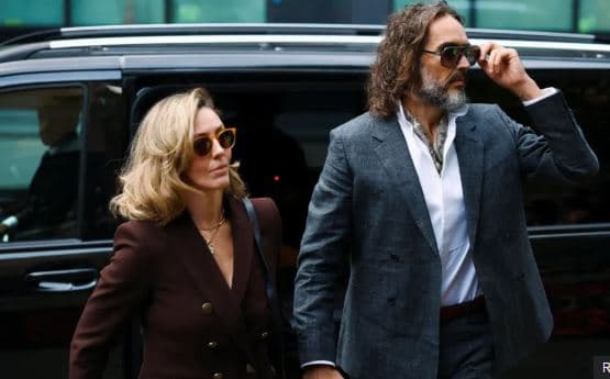 Nis në Londër gjyqi ndaj Russell Brand për përdhunim dhe sulm seksual