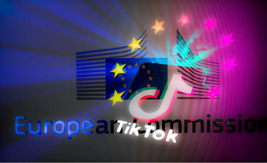  BE pezullon ndalimet kombëtare të rrjeteve sociale për fëmijët, bllokohet nisma e Austrisë