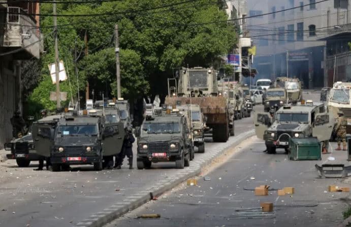 Ushtria izraelite bastis Varrin e Jozefit në Nablus dhe kontrollon shtëpitë e zonës