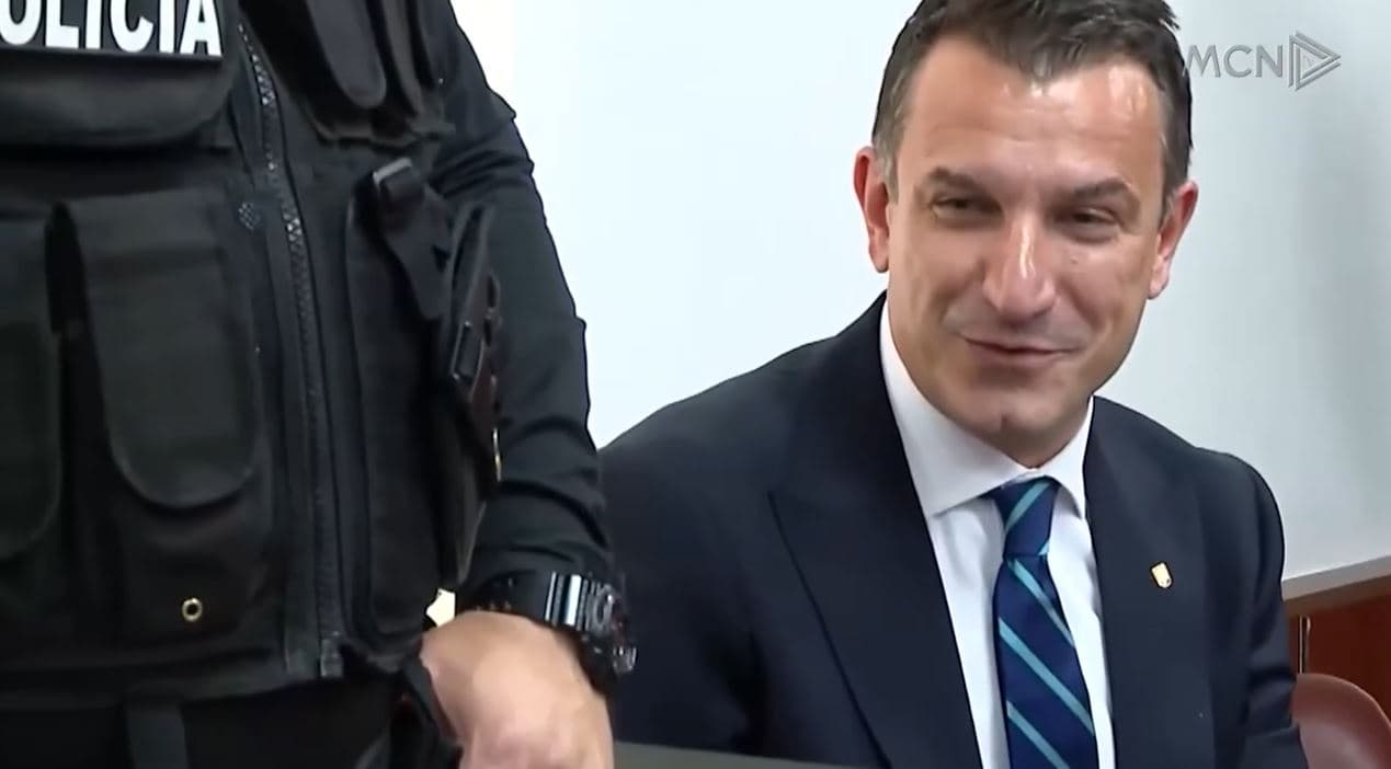 Pezullohen afatet e paraburgimit të Veliajt/ Shtyhet seanca dhe gjobiten avokatët e kryebashkiakut
