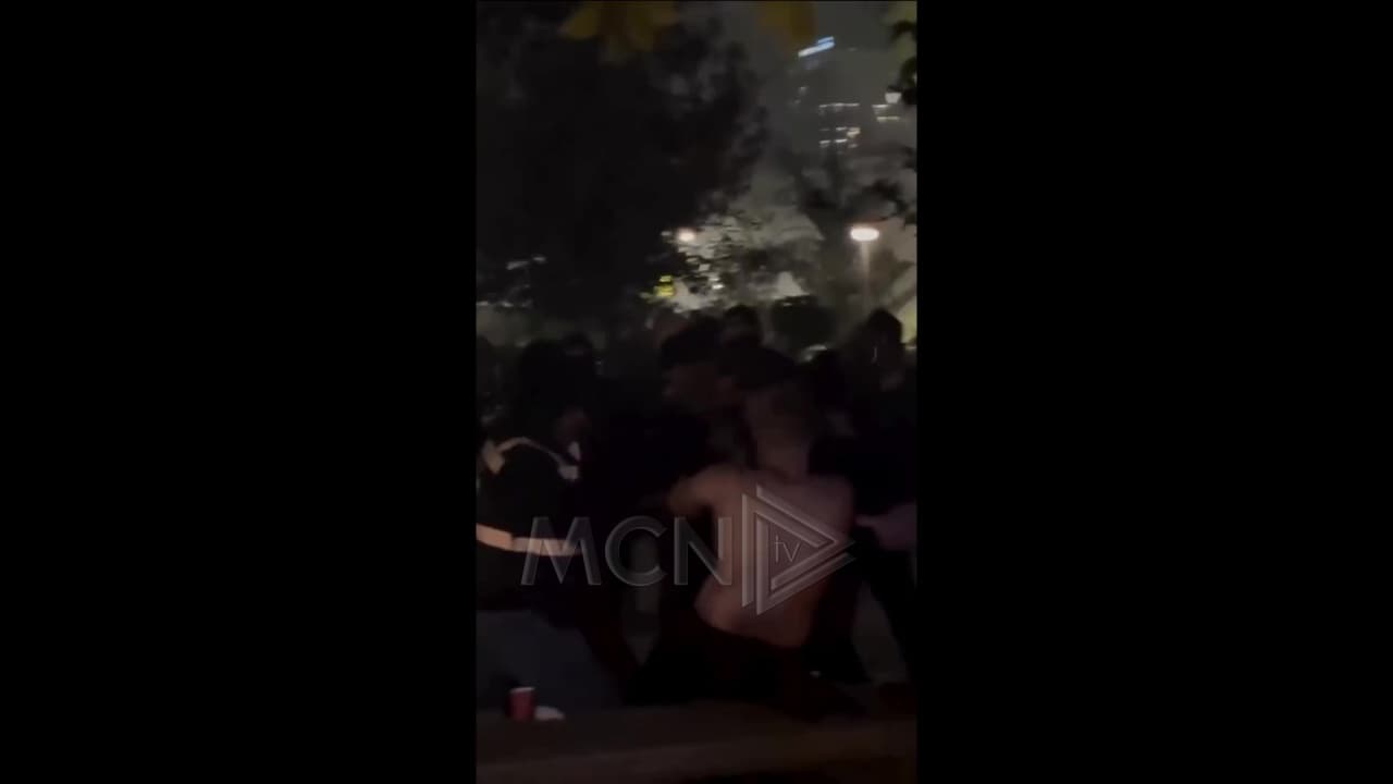 Përshkallëzohet situata në Bulevard/ Policia ushtron dhunë ndaj protestuesit 