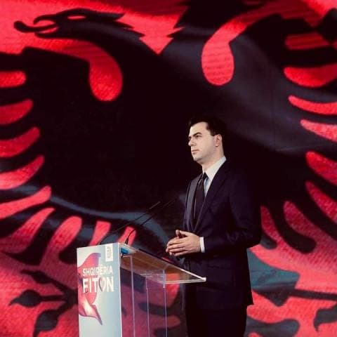     Basha: Hapja e vendeve të punës, jetik për stabilitetin ekonomik