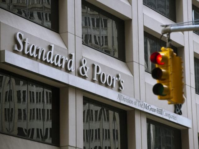 Raporti i Standard & Poor’s: Perspektivë “e qëndrueshme” për ekonominë në Shqipëri