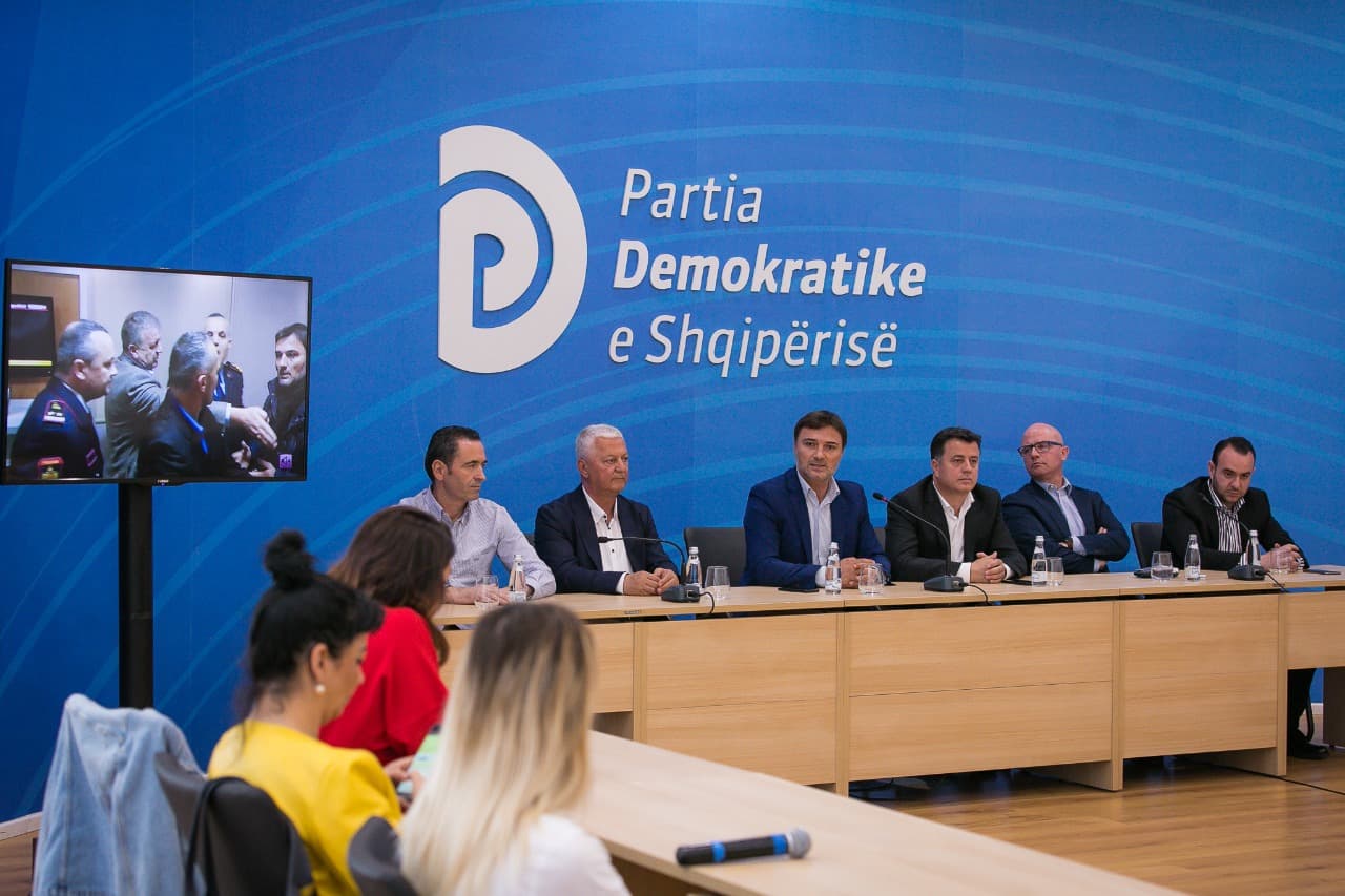 U proceduan për 16 shkurtin, ish-deputetët e PD: Policët na dhunuan