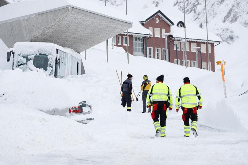 Europa në “darën” e borës dhe acarit, 21 të vdekur (FOTO)
