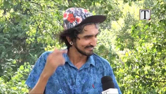 Artisti i semaforëve, nga Kolumbia në Tiranë (VIDEO)