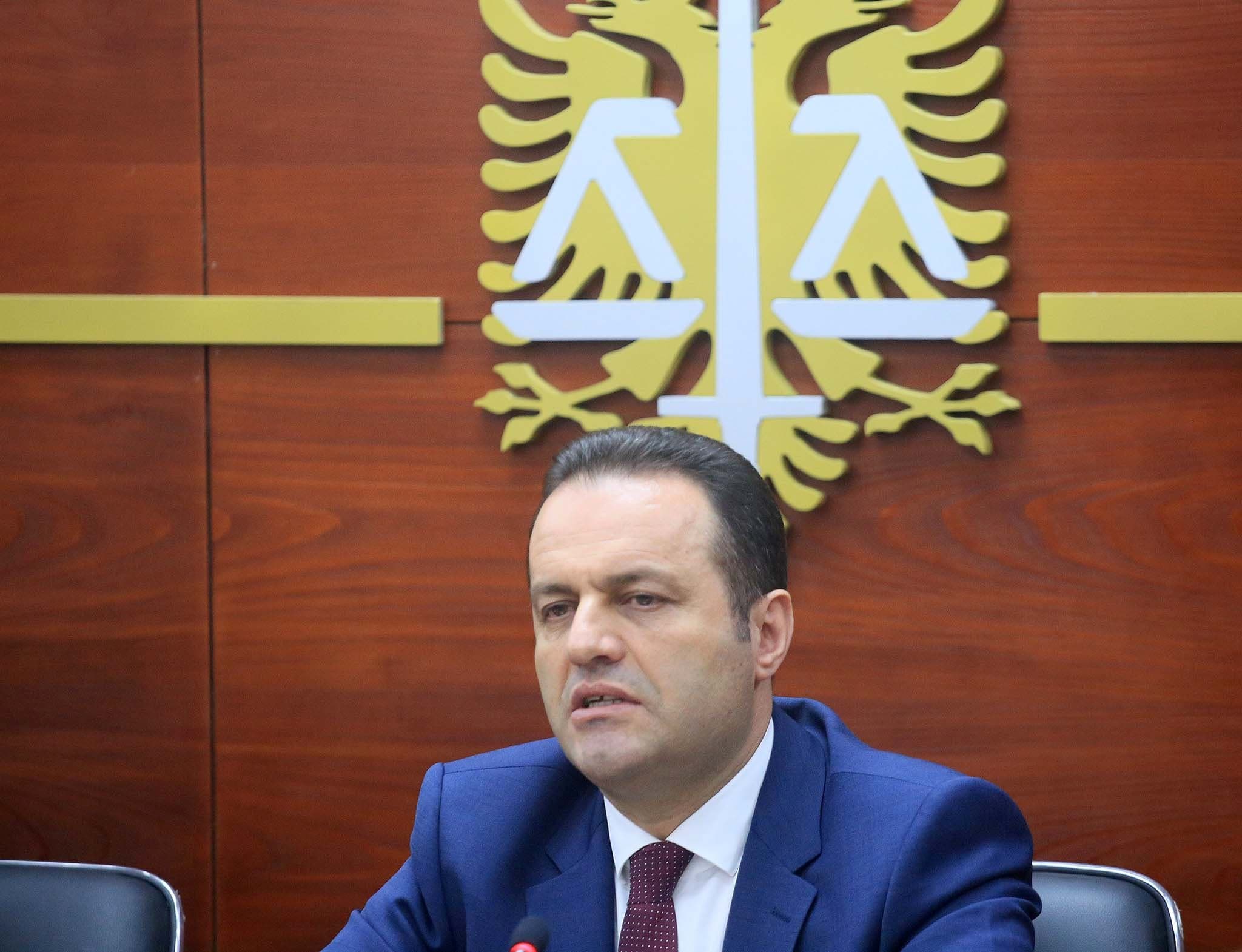    Krimet e Rënda zgjasin me tre muaj hetimet për ish-kryeprokurorin Llalla