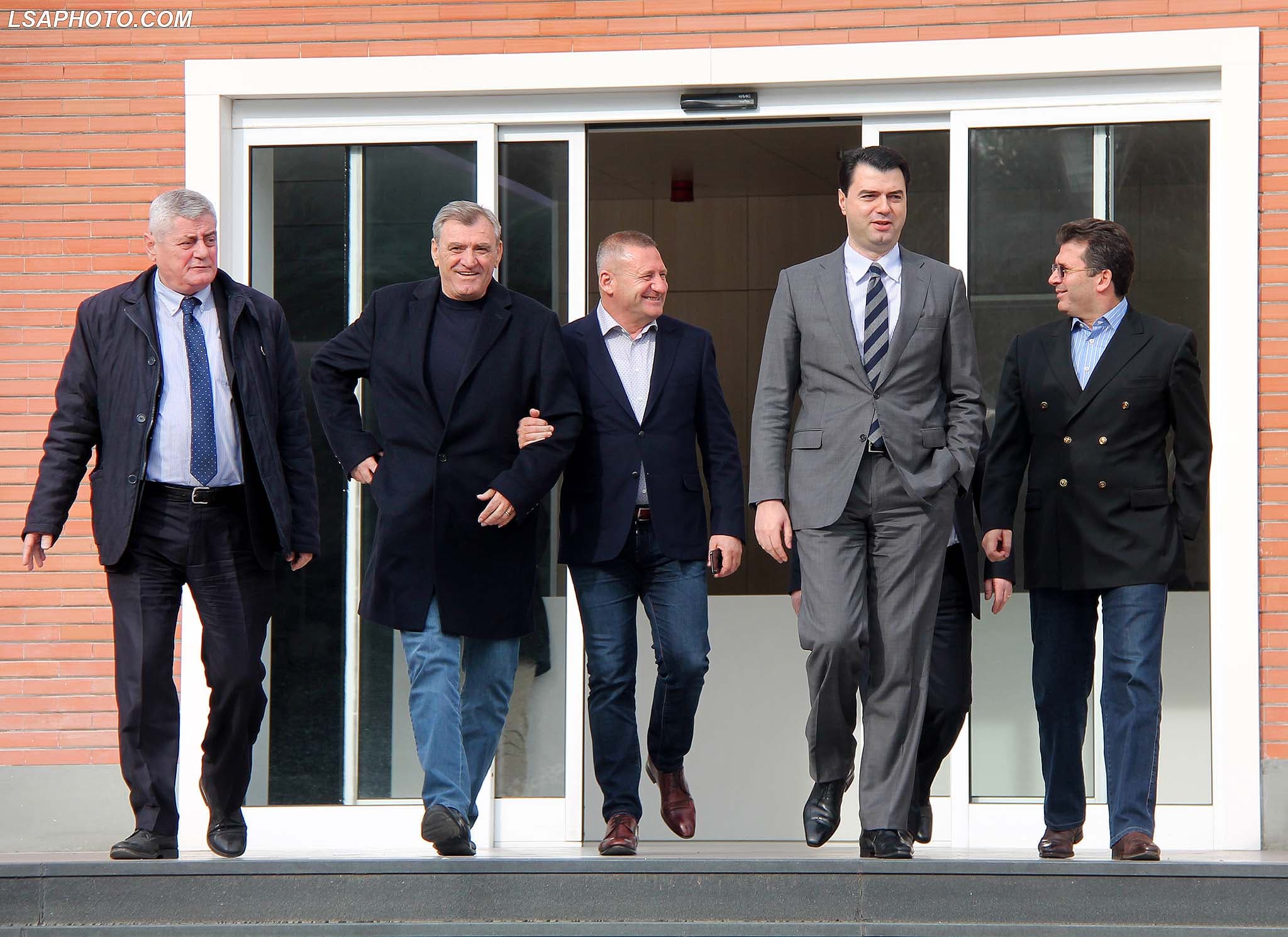Ilir Meta pret sot pesë aleatët e Bashës