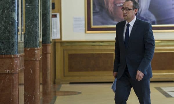 Ngritja e aktakuzës ndaj Thaçit/ Kryeministri Hoti anulon vizitën në Washington (VIDEO)