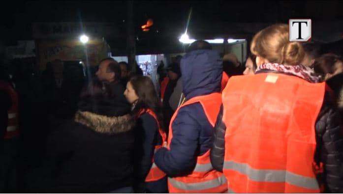 Banorët e Unazës së Re, të vendosur për të mbrojtur banesat e tyre (VIDEO)
