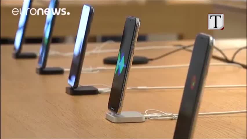 Dizajneri i iPhone, iMac, iPod braktis Apple (VIDEO)