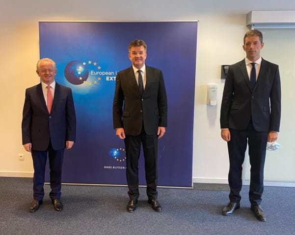 Lajçak takim me Hysenin dhe Gjuriq: Finalizuam disa çështje para takimit të shtatorit
