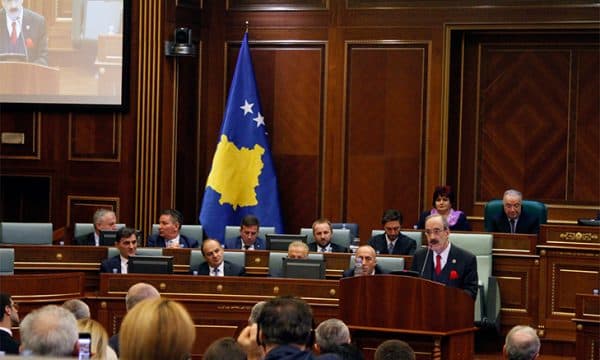Engel largohet nga Kongresi amerikan, mbështeti për tre dekada çështjen e Kosovës