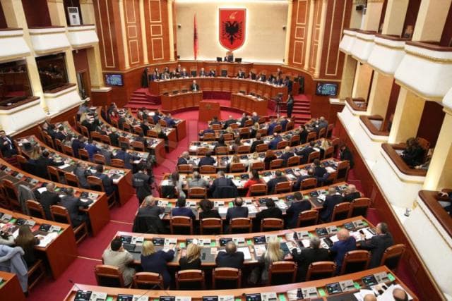 Ndryshimet në qeveri/ Kuvendi rifillon sot punimet