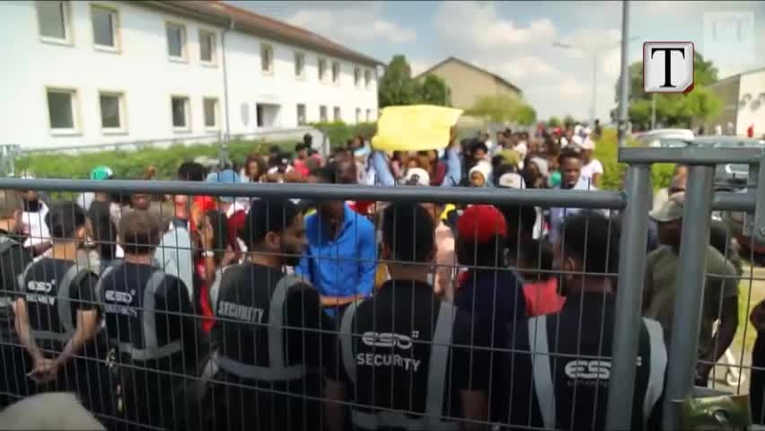 Gjermania heziton të dëbojë azilkërkuesit (VIDEO)