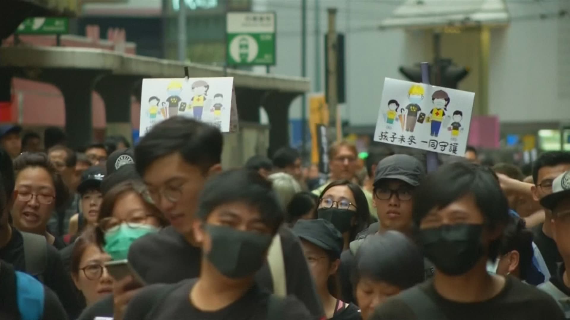 Protestat në Hong kong, Google mbyll 210 kanale në You Tube (VIDEO)
