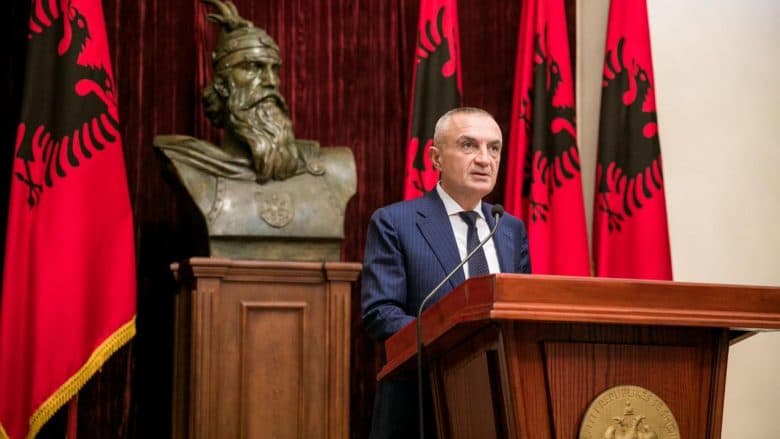  Presidenti Meta: Qytetarët e Kosovës dhanë shembullin më të mirë të demokracisë