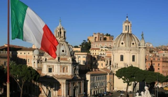 Shtohen për të disatën ditë radhazi rastet me COVID-19 në Itali, autoritetet: Shkak pushimet