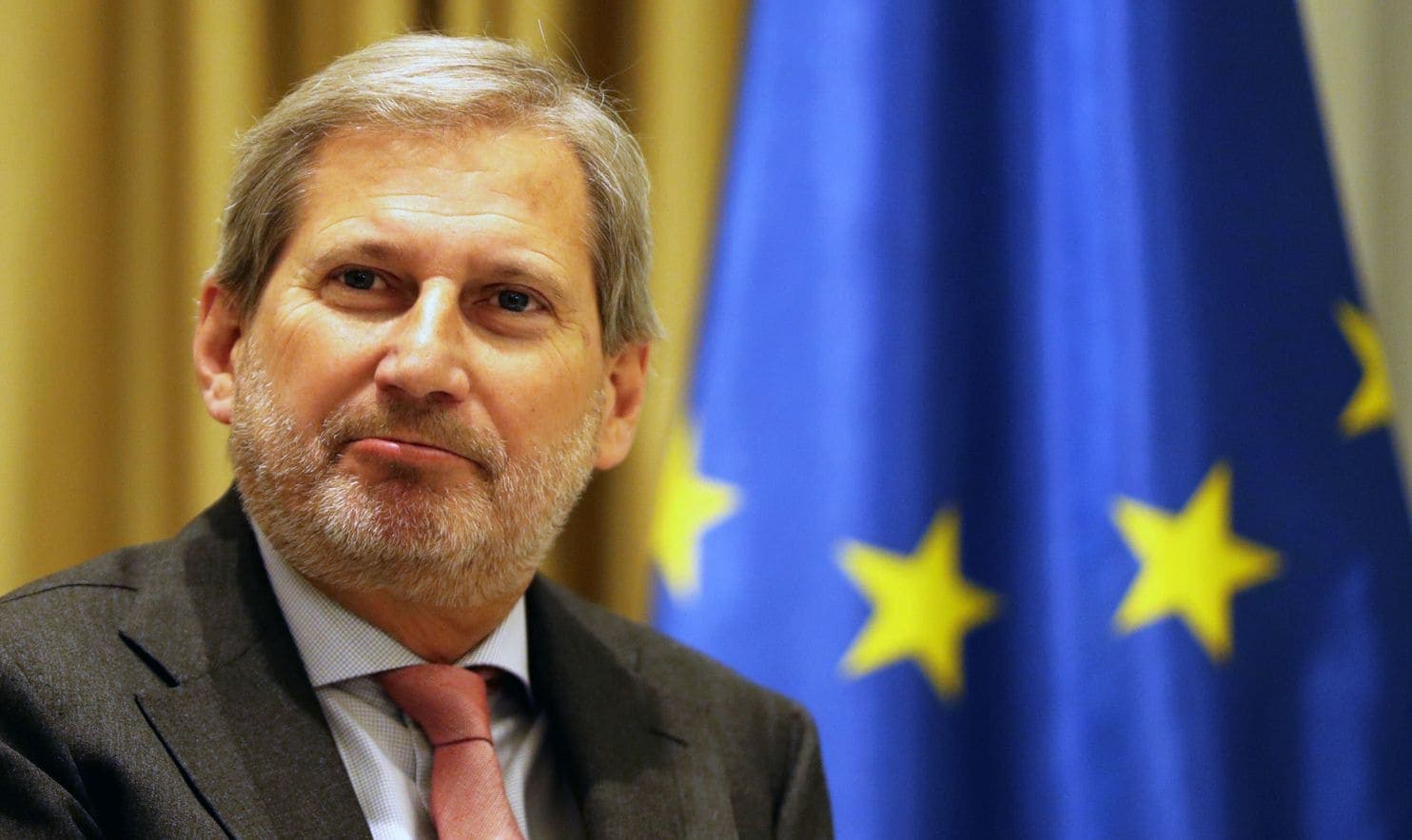 Hahn: Maqedonia e Veriut dhe Shqipëria meritojnë çeljen e negociatave (VIDEO)