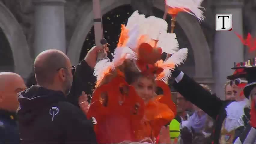 Venecia në festën e Karnavaleve (VIDEO)