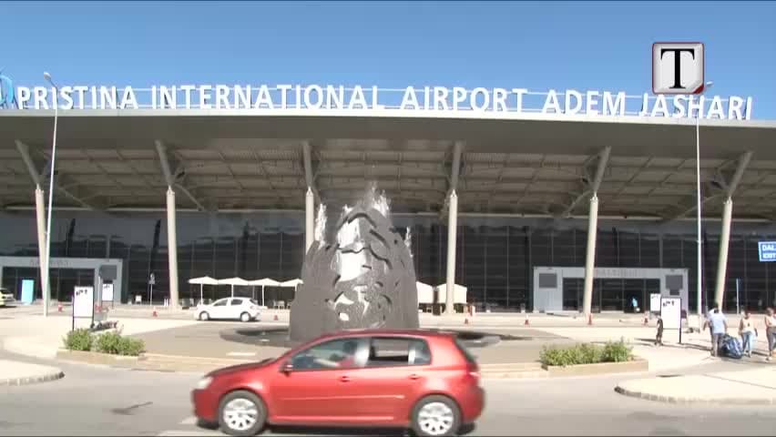 Kosovë, valixhja me ekspoziv kalon në aeroport (VIDEO)
